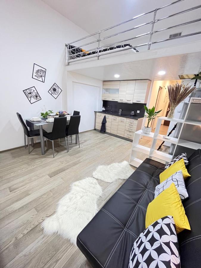 Vit Apartment - Free Parking - O2 Arena Prague Extérieur photo