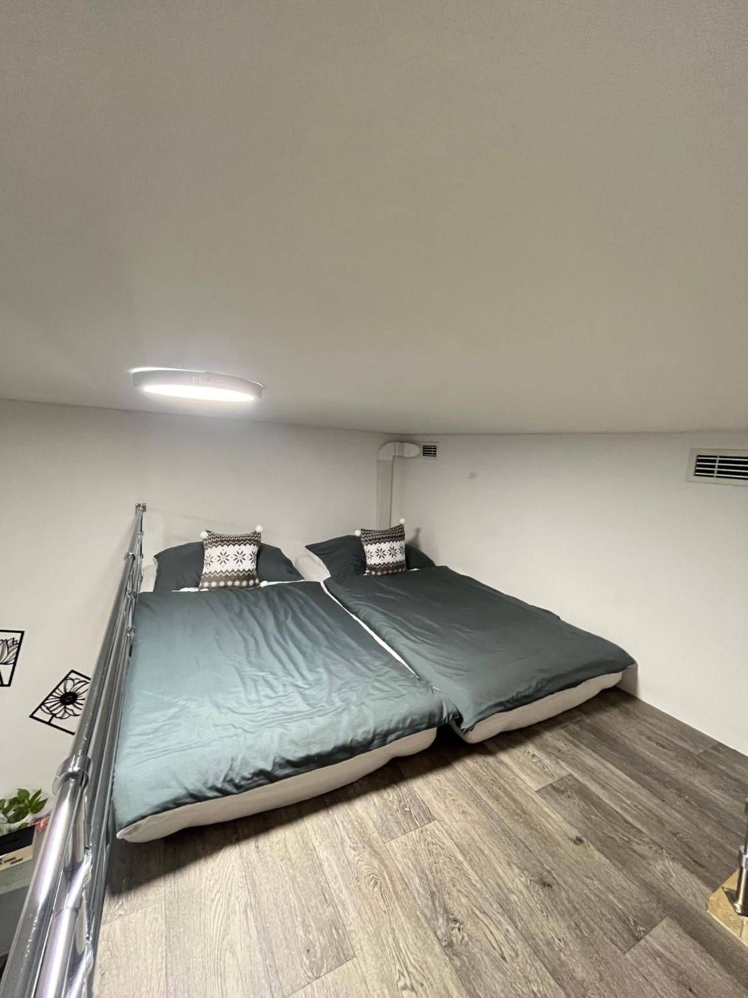 Vit Apartment - Free Parking - O2 Arena Prague Extérieur photo